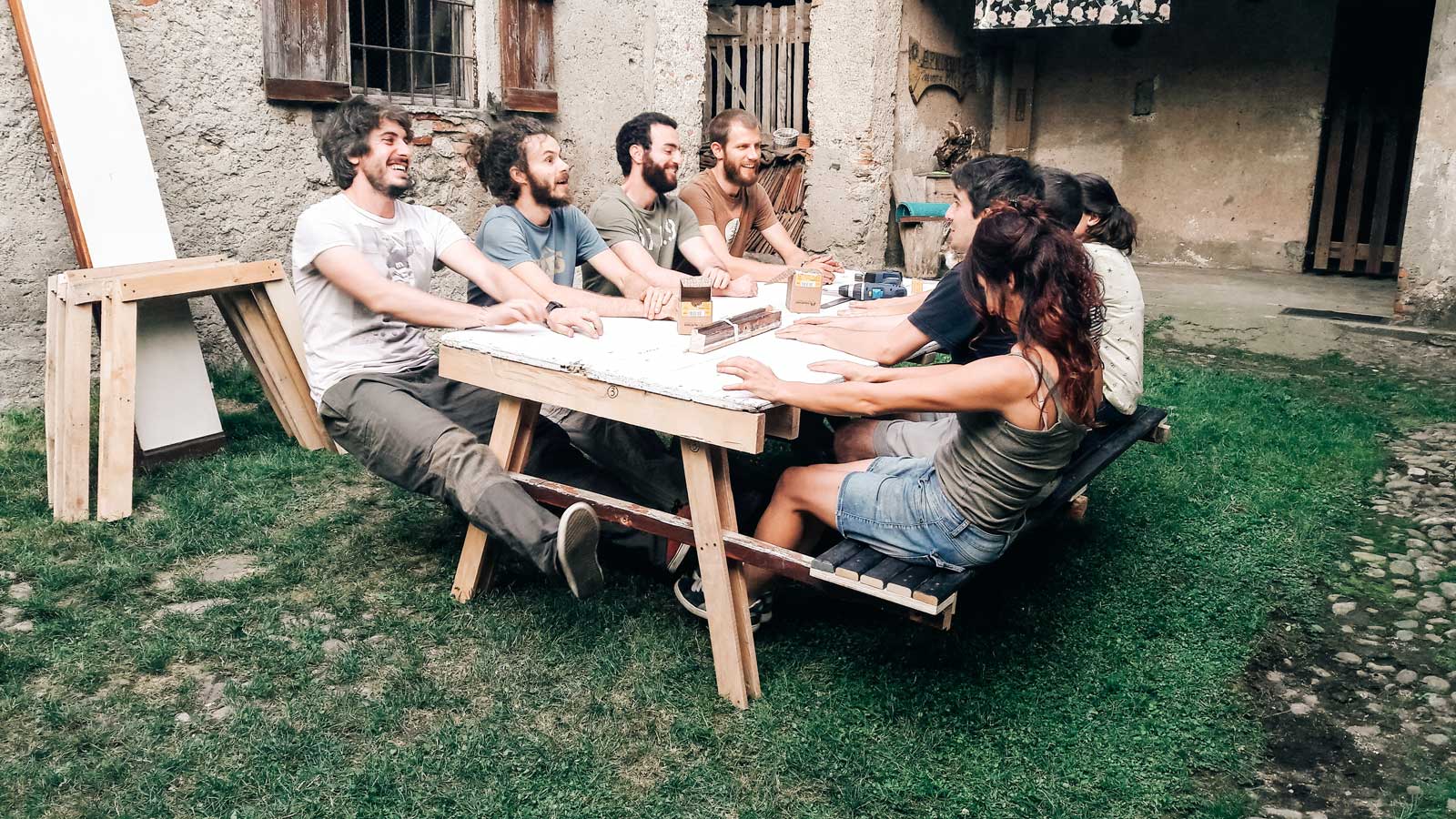 Workshop DIY: la costruzione partecipata e l'uso dei materiali di recupero
